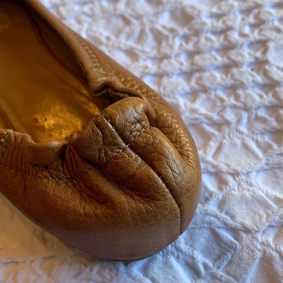 Tory Burch Teva Tumbled Leather Flats with Logo - Picture 6 of 16